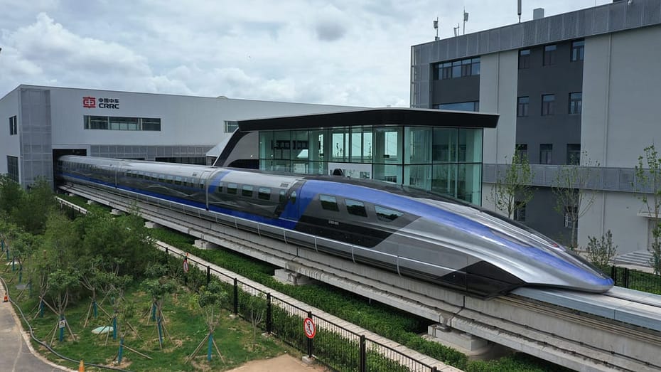 China Debuts World's Fastest Bullet Train